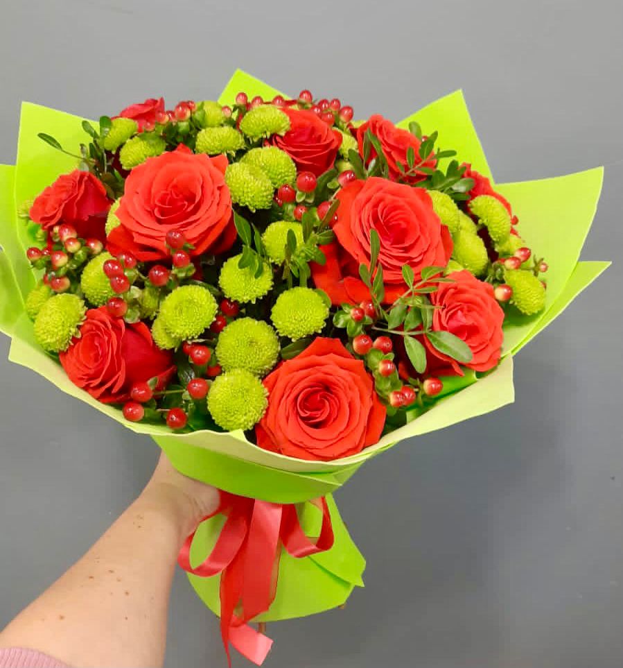 Букет цветов из: Хризантемы и Розы в Краснотуранске