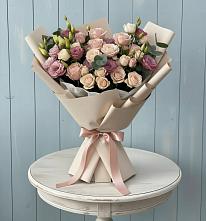 Букет цветов из:  Розы и Лизиантусы в Краснотуранске