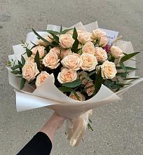 Букет Кремовые розы Латте в Краснотуранске