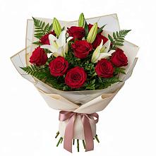 Букет цветов из:  Лилии и Розы в Краснотуранске