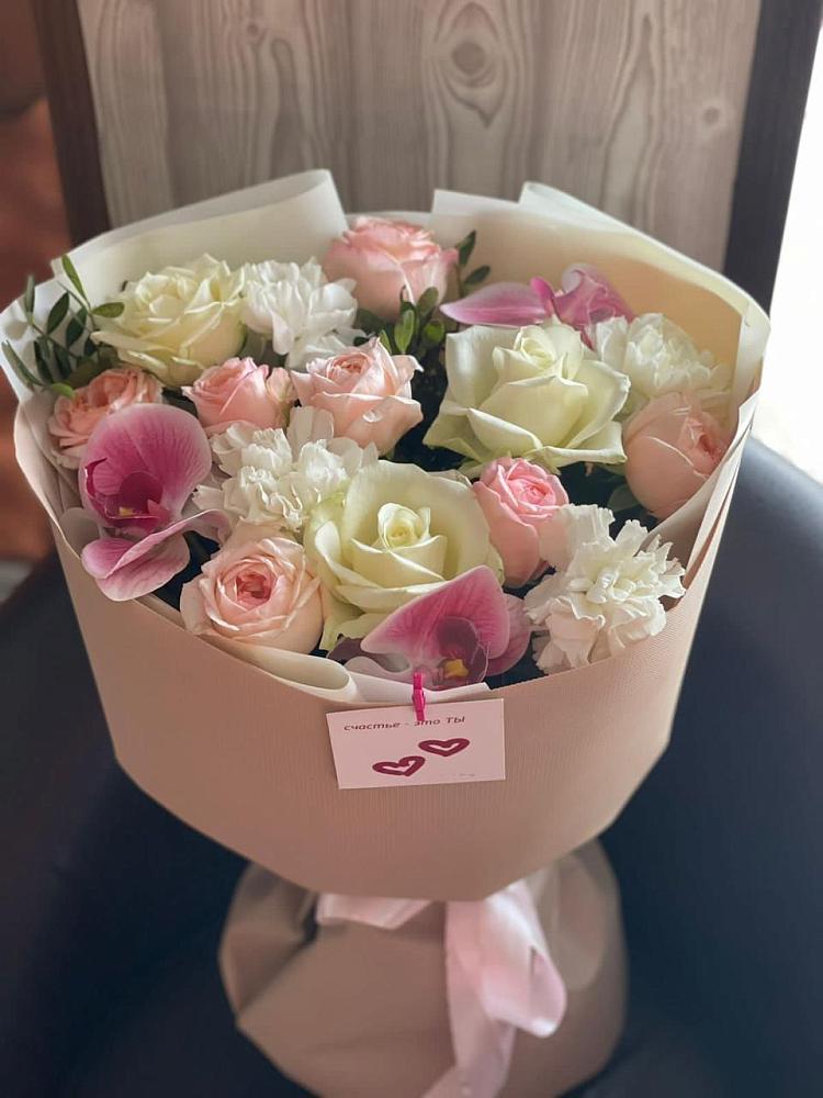 Букет цветов из: Орхидеи, Розы и Гвоздики в Краснотуранске