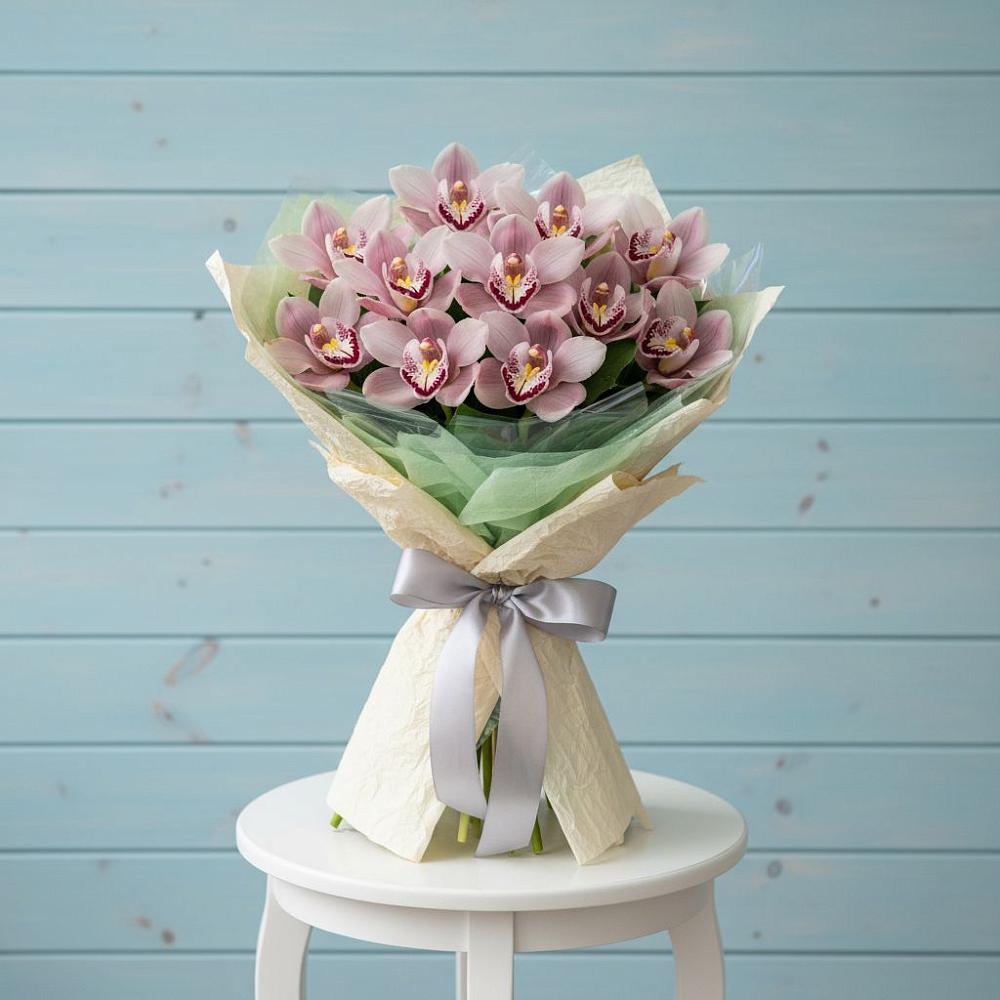 Букет цветов из: Орхидеи и Розы в Краснотуранске