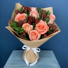 Букет цветов из:  Розы и Альстромерии в Краснотуранске