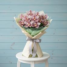 Букет цветов из:  Орхидеи и Розы в Краснотуранске
