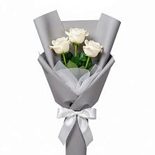 Букет 3 белые розы в Краснотуранске