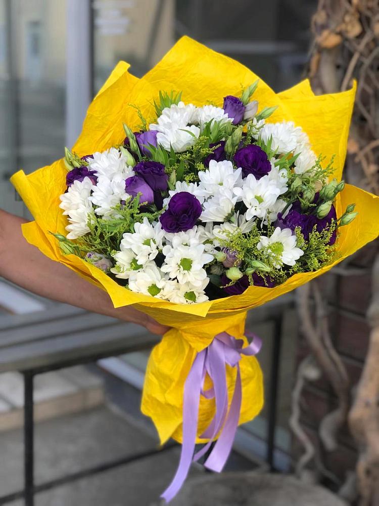 Букет цветов из: Ирисы, Хризантемы и Ромашки в Краснотуранске