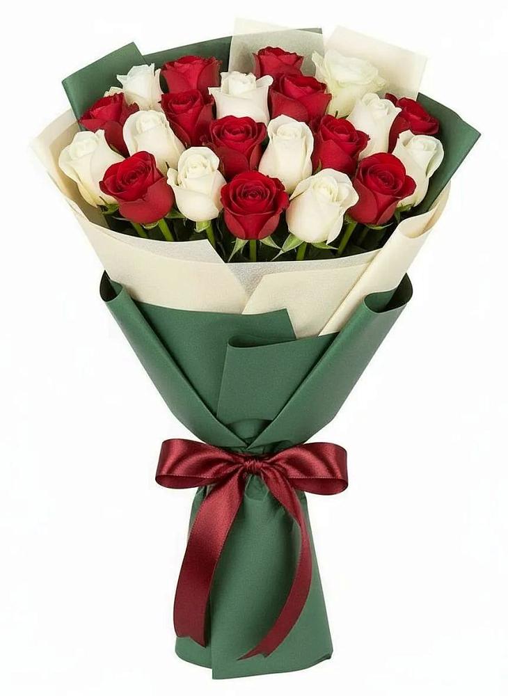 Букет Микс из красных и белых роз в Краснотуранске