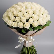 Букет 101 беля роза Белоснежка в Краснотуранске