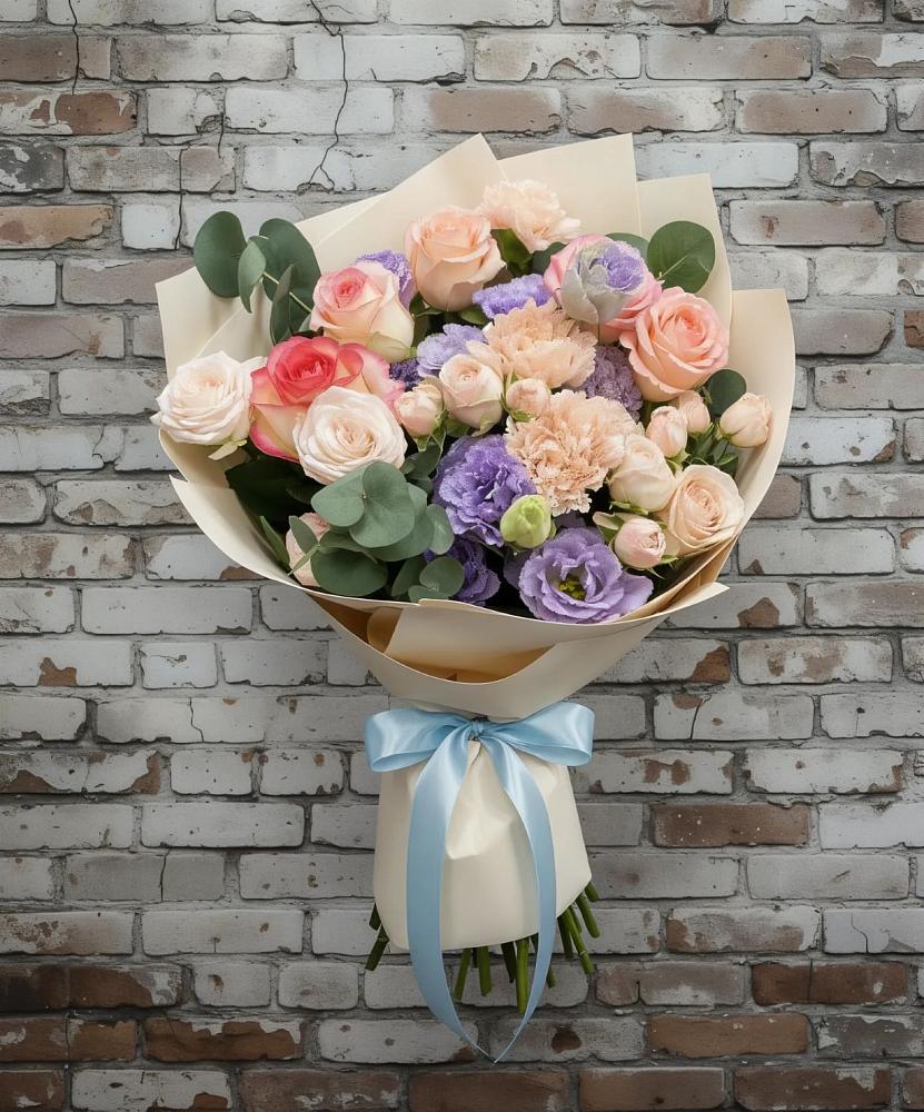 Букет цветов из: Розы, Лизиантусы и Гвоздики в Краснотуранске