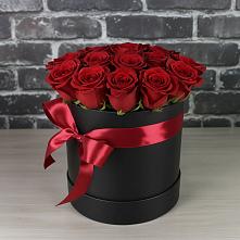 Цветочная композиция из Розы в шляпной коробке в Краснотуранске