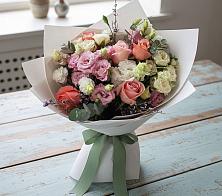 Букет цветов из:  Розы, Лизиантусы и Гвоздики в Краснотуранске