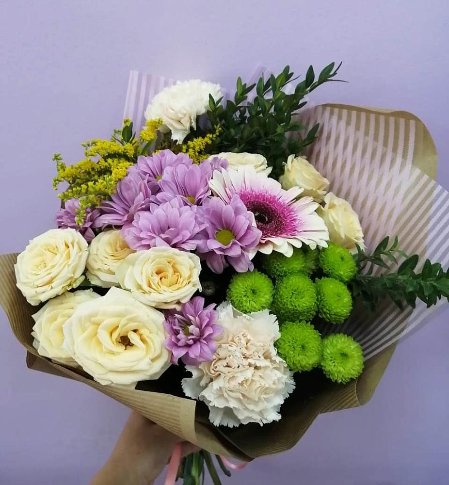 Букет цветов из: Хризантемы, Розы, Гвоздики и Герберы в Краснотуранске