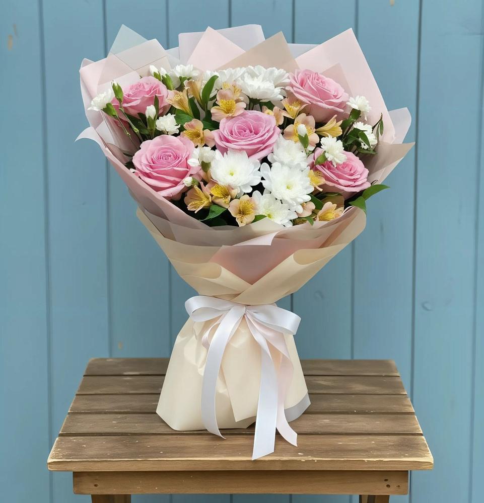 Букет цветов из: Гвоздики, Орхидеи и Розы в Краснотуранске