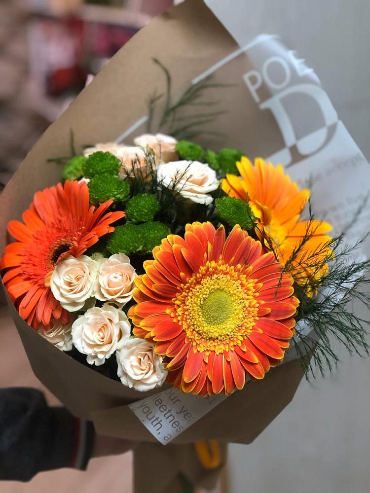 Букет цветов из: Герберы, Хризантемы и Розы в Краснотуранске