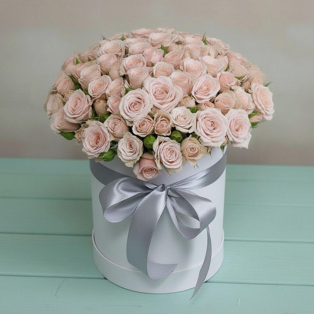 Цветочная композиция из Розы в шляпной коробке в Краснотуранске